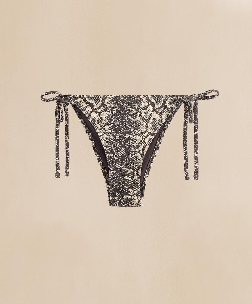 Плавки бикини со змеиным принтом и завязками
