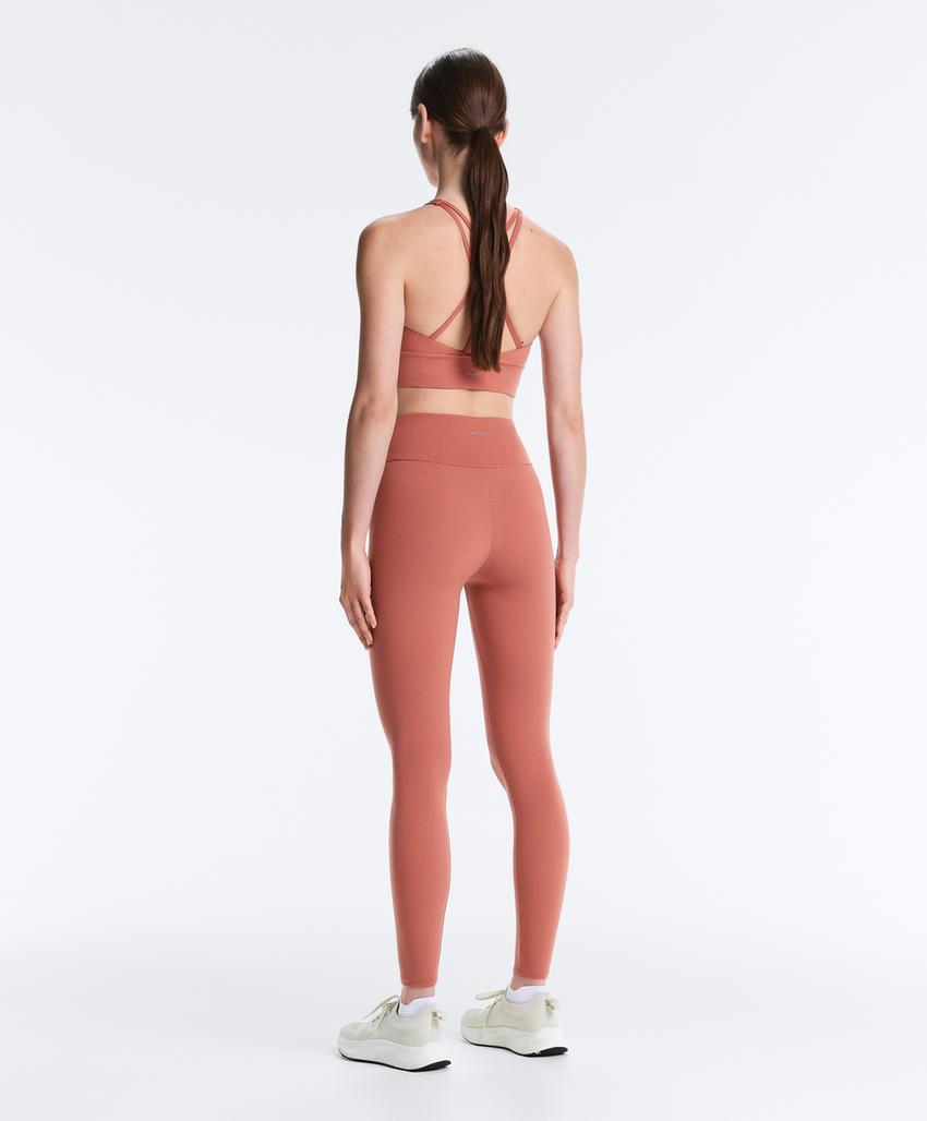 Спортивный топ средней поддержки comfortlux с чашечками