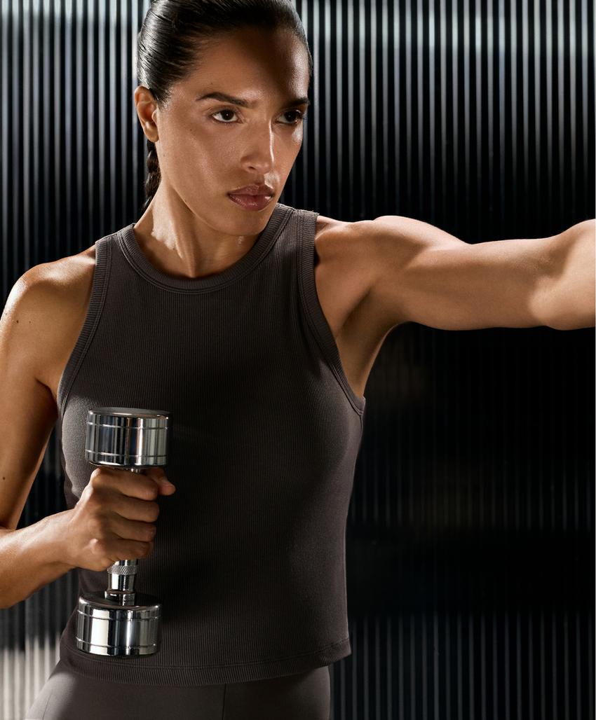 Длинный топ без рукавов из модально-хлопкового рубчика