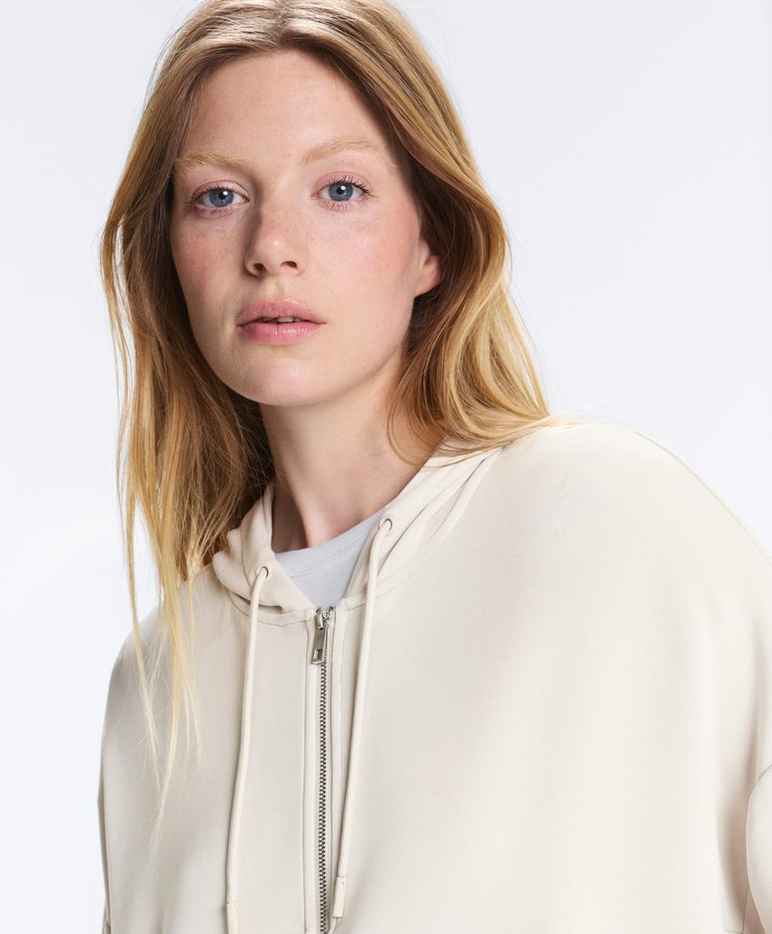 Толстовка на молнии из мягкого модала