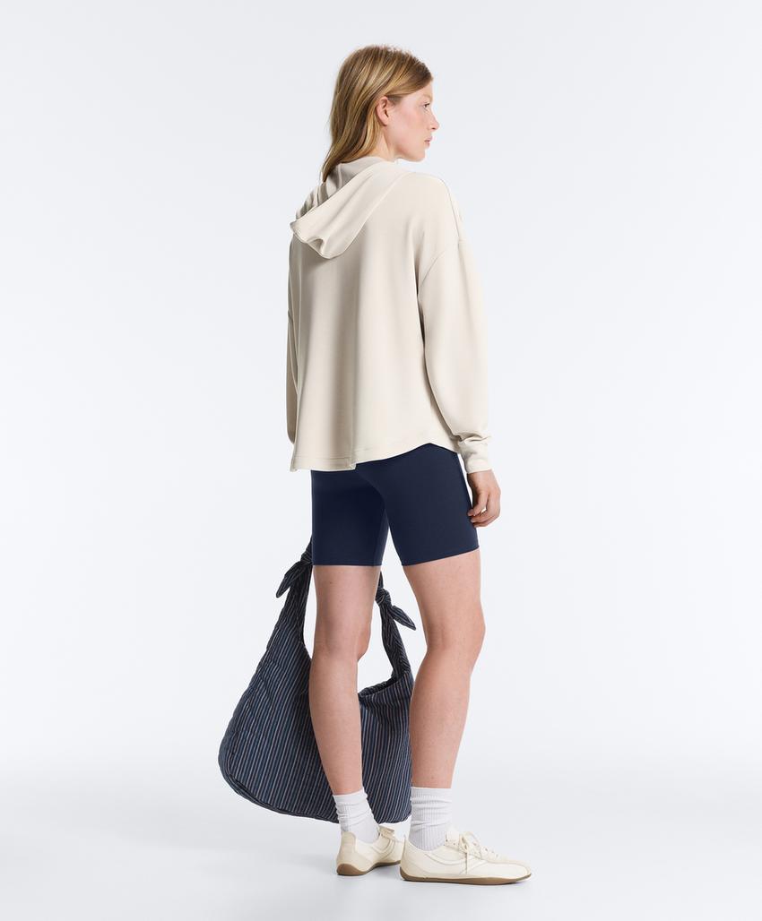 Толстовка на молнии из мягкого модала