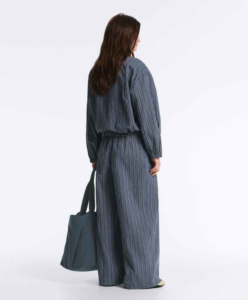 Куртка-бомбер с принтом в полоску