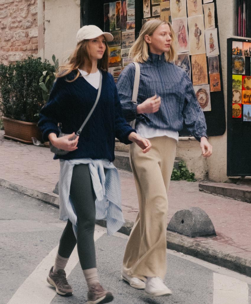 Куртка-бомбер с принтом в полоску