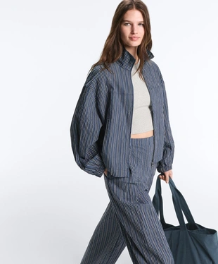 Куртка-бомбер с принтом в полоску- Заказать в России