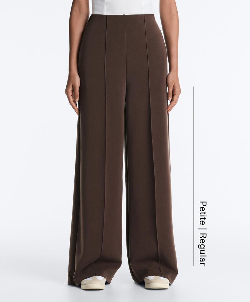 Прямые брюки с рельефным швом из модала с мягкой отделкой