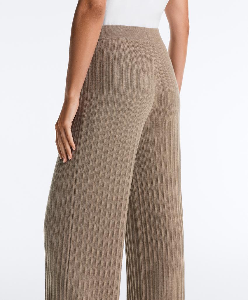 Прямые вязаные брюки в рубчик