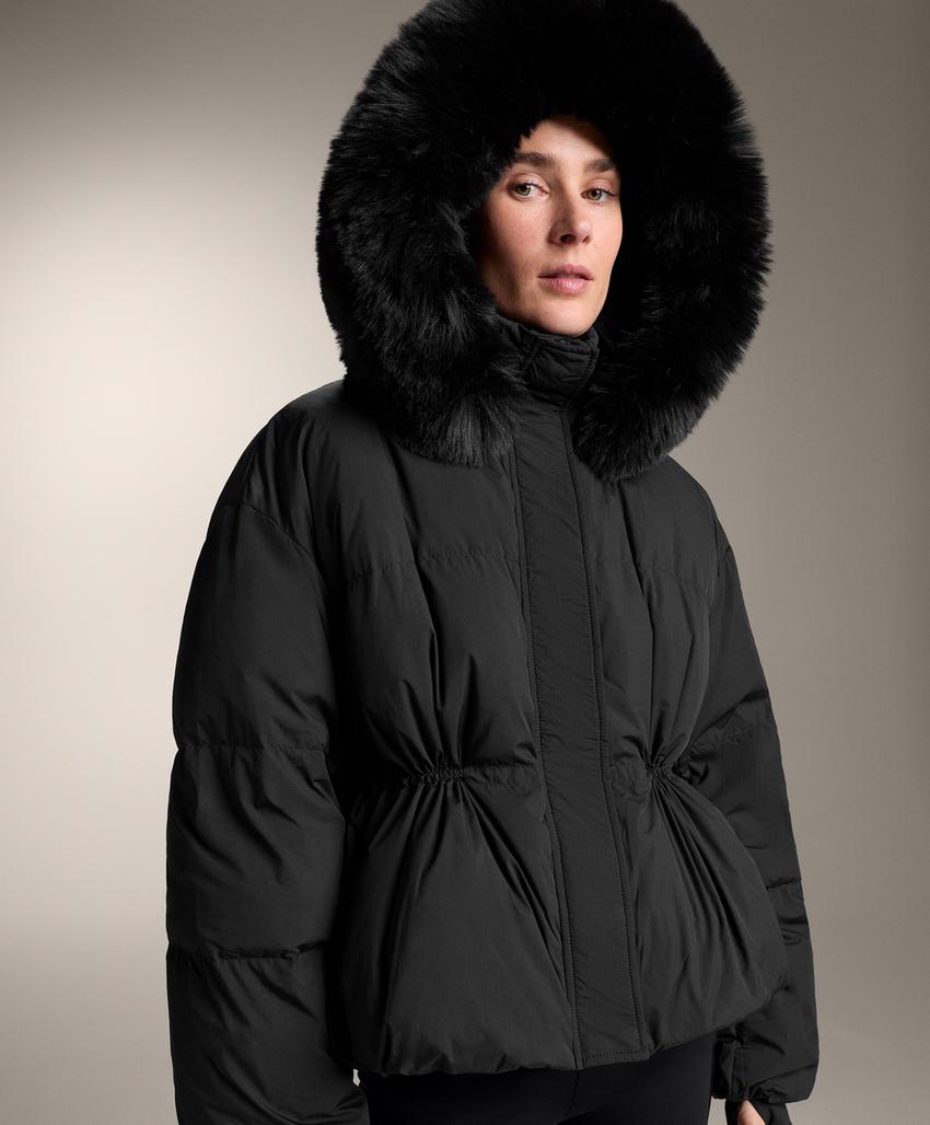 Короткий пуховик с наполнителем из 100%-го пуха