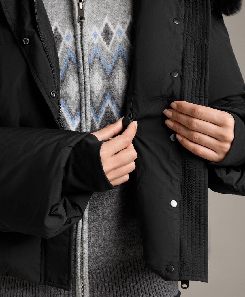 Короткий пуховик с наполнителем из 100%-го пуха