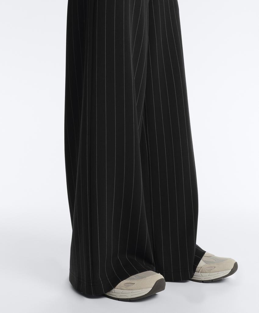 Широкие брюки в тонкую полоску из мягкого модала