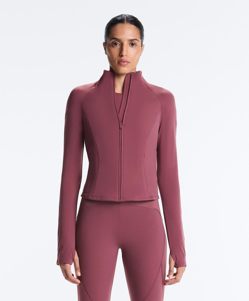 Легкая и теплая высокотехнологичная куртка