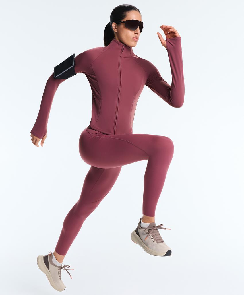 Легкая и теплая высокотехнологичная куртка