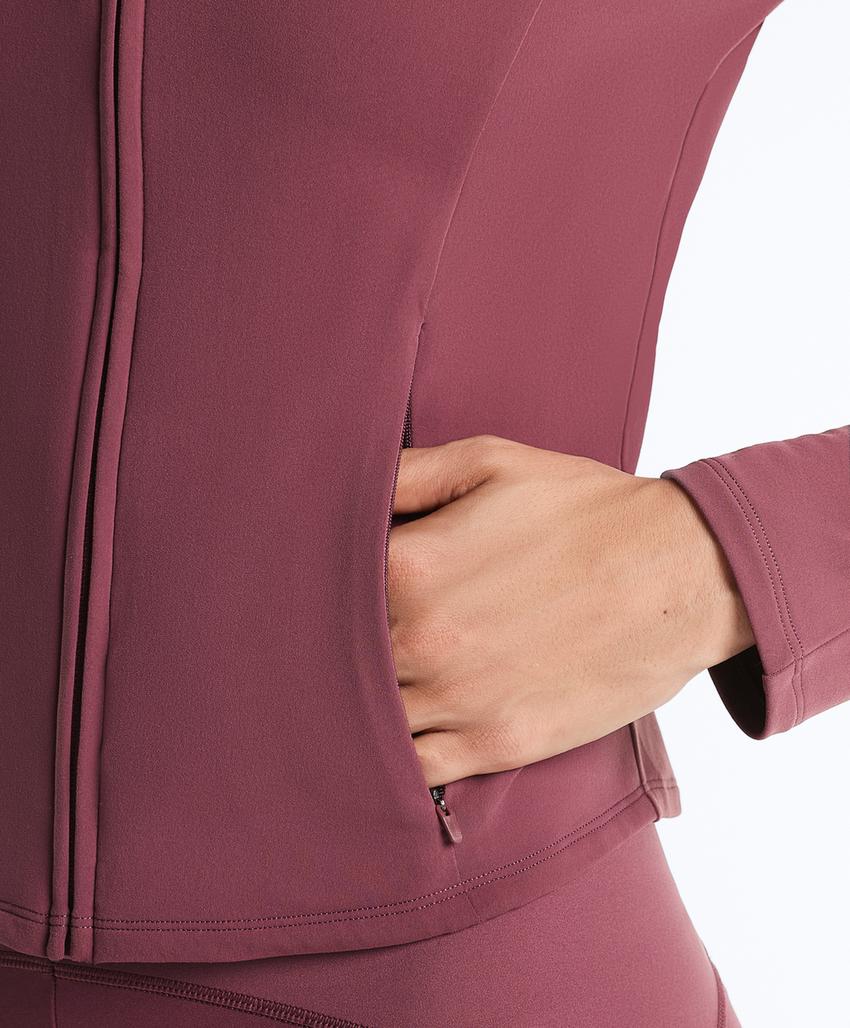 Легкая и теплая высокотехнологичная куртка