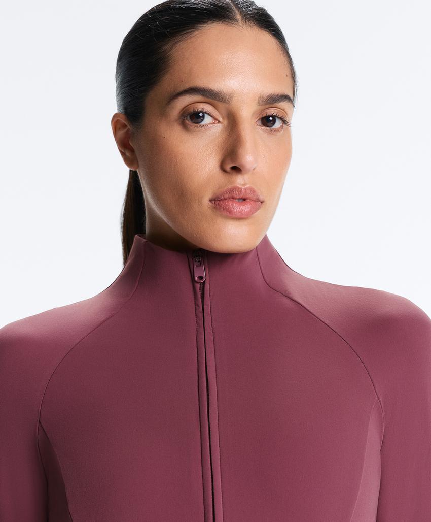 Легкая и теплая высокотехнологичная куртка