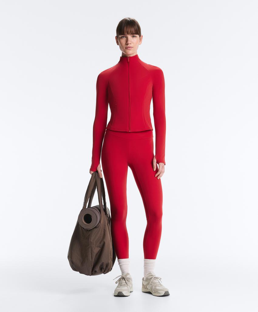 Легкая и теплая высокотехнологичная куртка