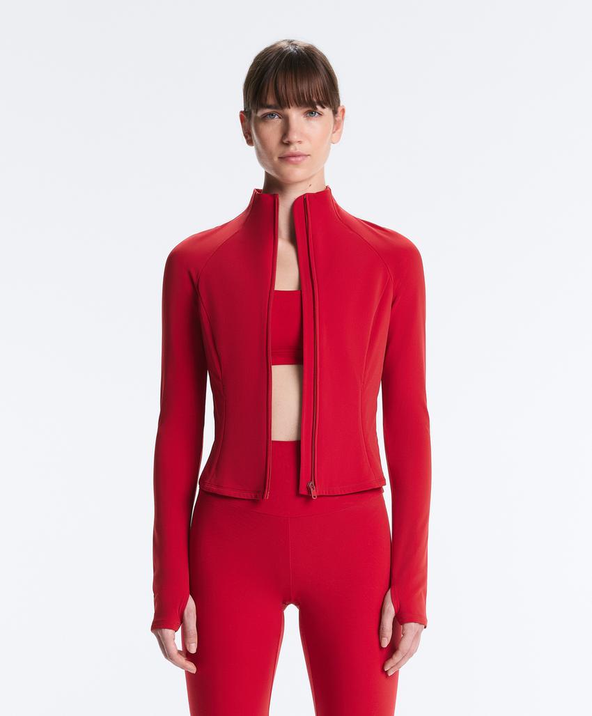 Легкая и теплая высокотехнологичная куртка