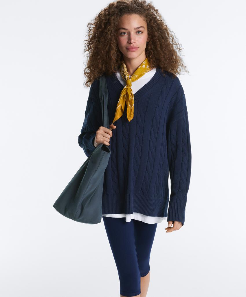 Свитер с V-образным вырезом и узором «косы» из 100% хлопка