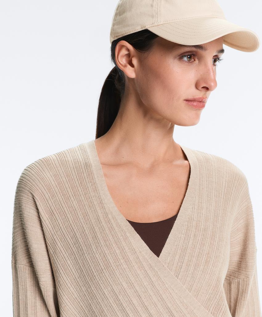 Вязаный свитер с перекрестным кроем