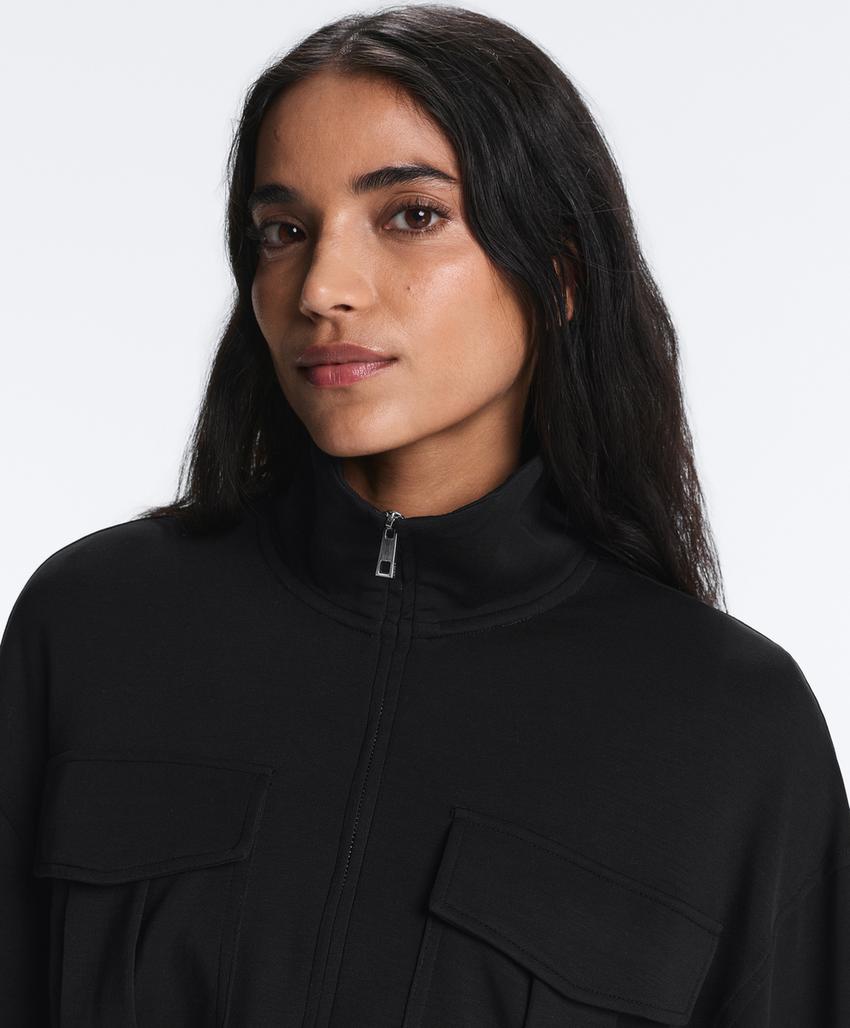 Длинная куртка с поясом из мягкой ткани с модалом