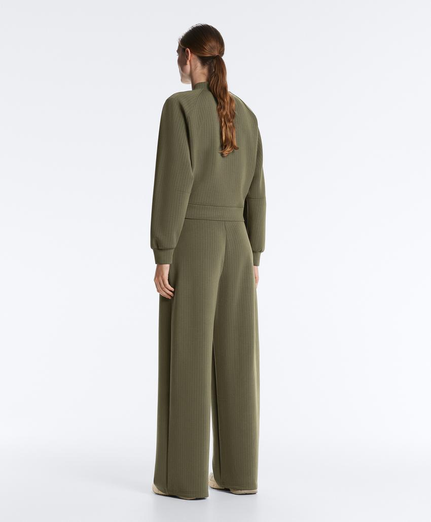 Куртка-бомбер в полоску из мягкой ткани с модалом