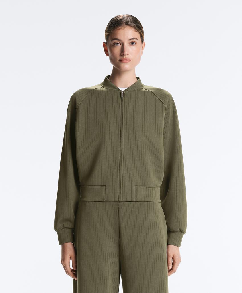 Куртка-бомбер в полоску из мягкой ткани с модалом