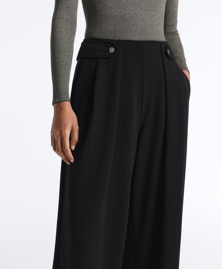 Широкие брюки со складками на талии из мягкой ткани с модалом