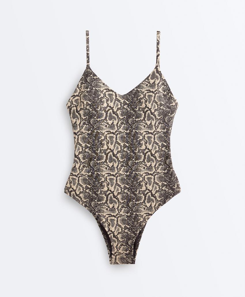 Купальник со змеиным принтом