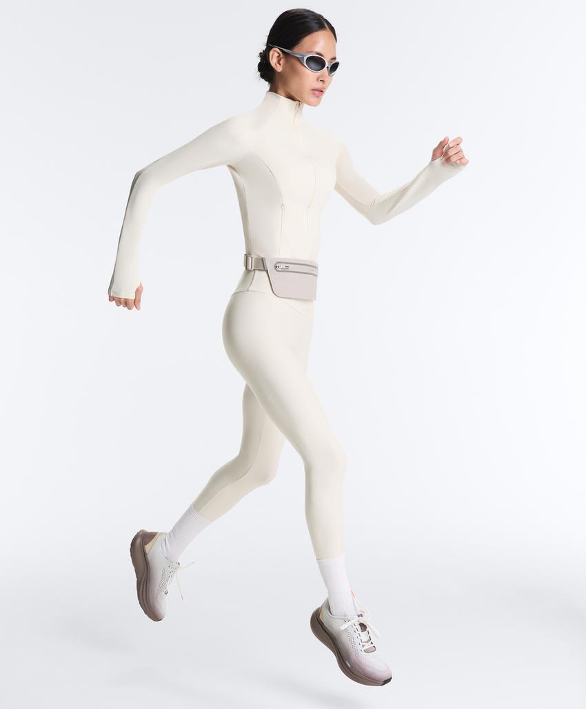 Легкая и теплая высокотехнологичная куртка