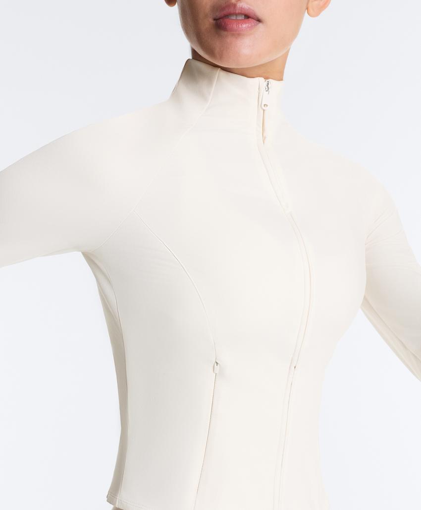 Легкая и теплая высокотехнологичная куртка