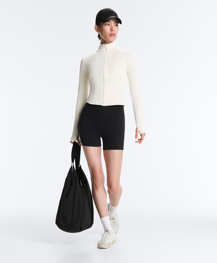 Легкая и теплая высокотехнологичная куртка