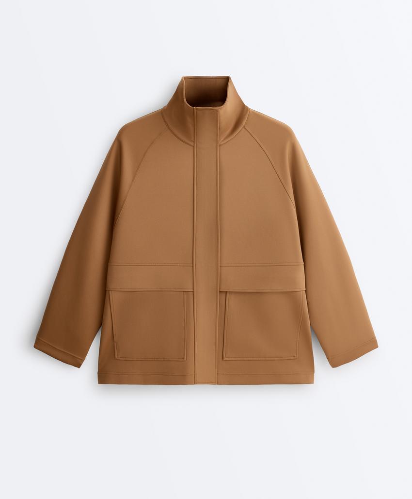 Длинная куртка с карманами и эффектом неопрена