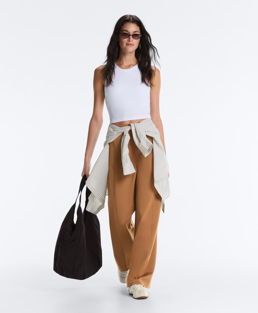 Широкие брюки  с эффектом неопрена