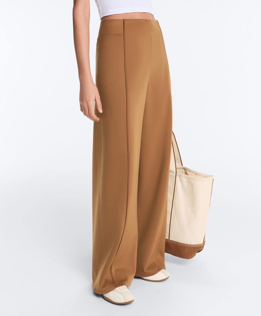 Широкие брюки  с эффектом неопрена