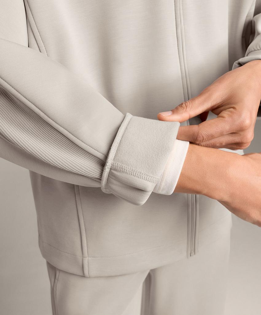 Длинная куртка с капюшоном, детали в рубчик, из модала с начесом