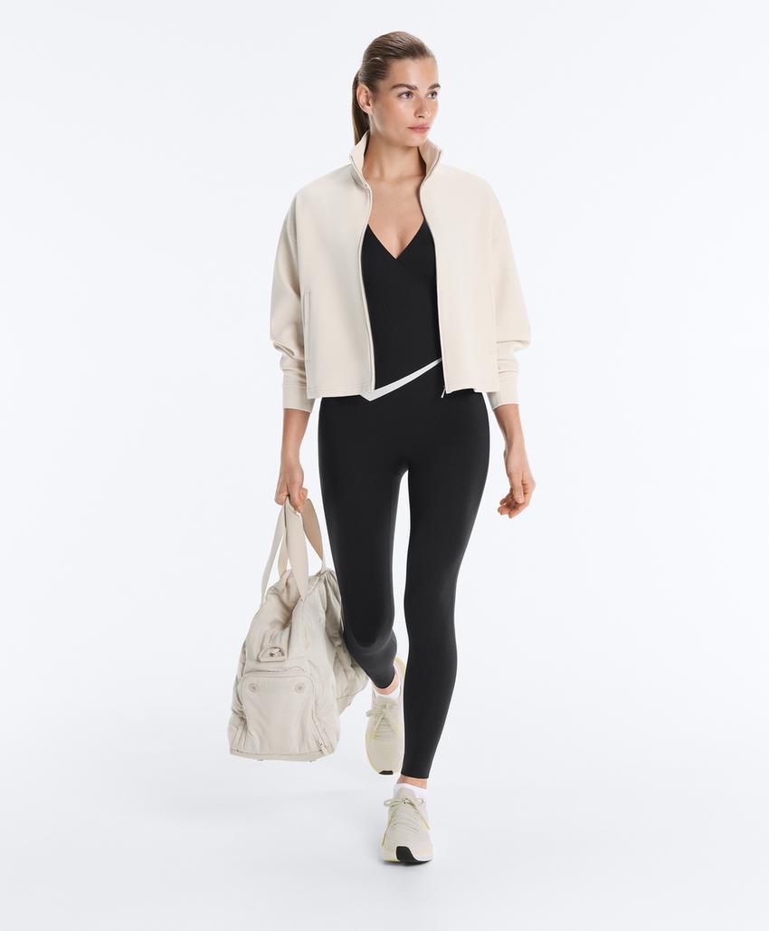 Длинный комбинезон Perfect-adapt без рукавов с контрастными деталями