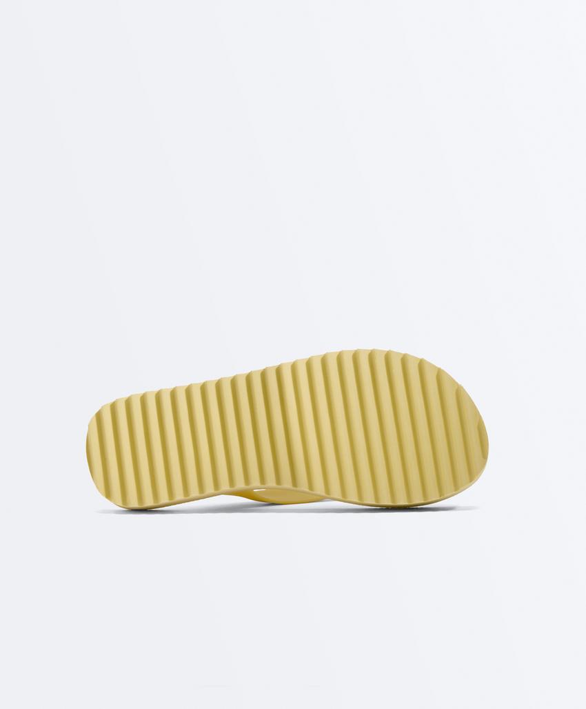 Sandália de banho de plataforma com textura