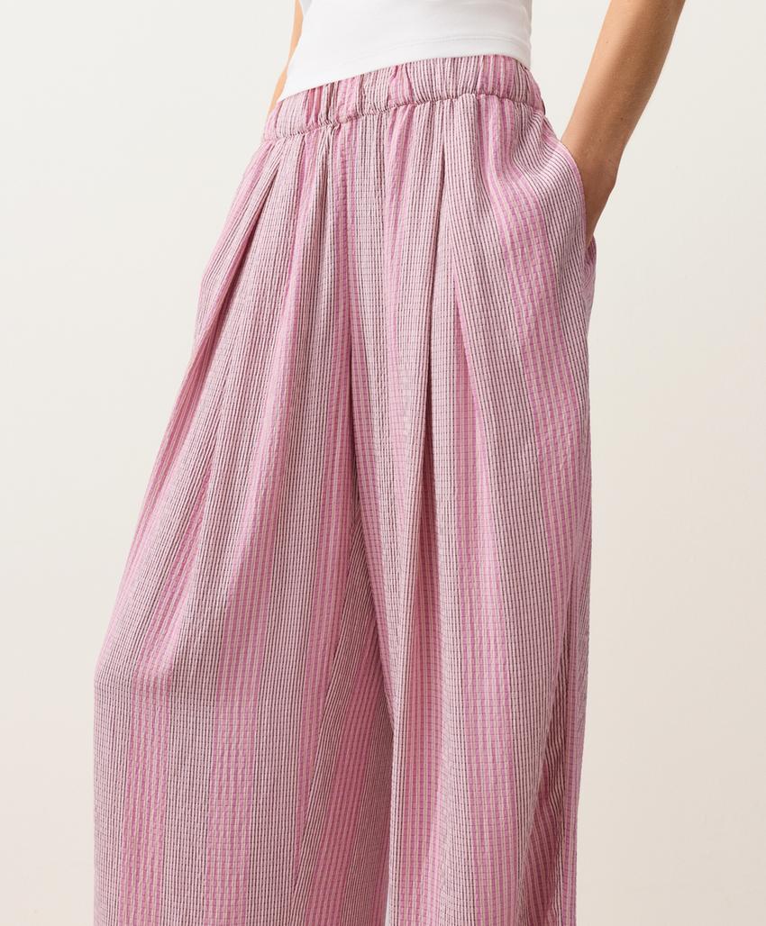 Прямые брюки в полоску