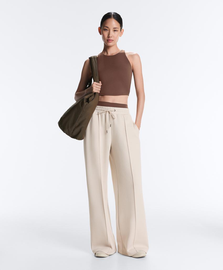 Топ Comfortlux с бретелями и чашками