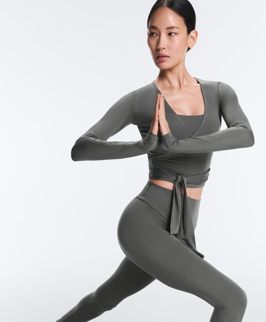 Футболка на запах из смесового лиоцелла