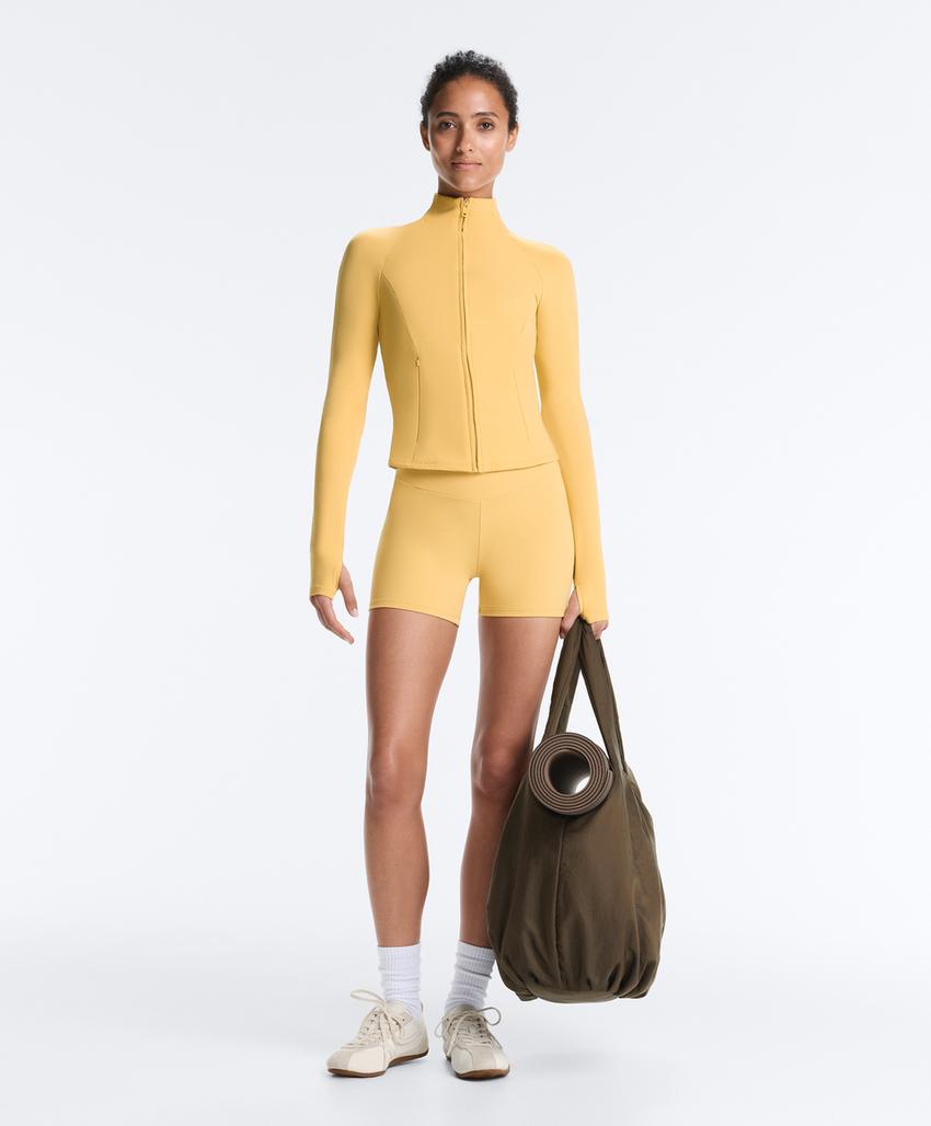 Легкая и теплая высокотехнологичная куртка