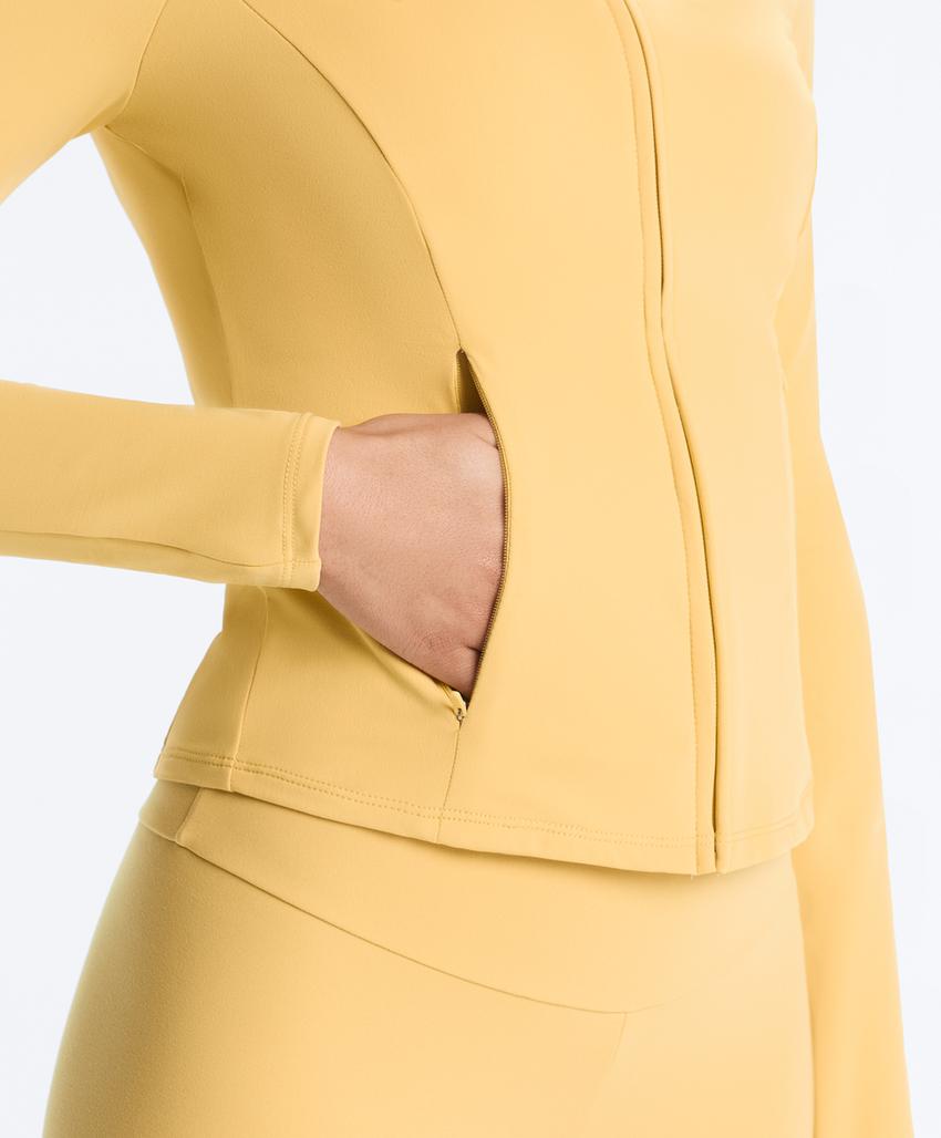 Легкая и теплая высокотехнологичная куртка