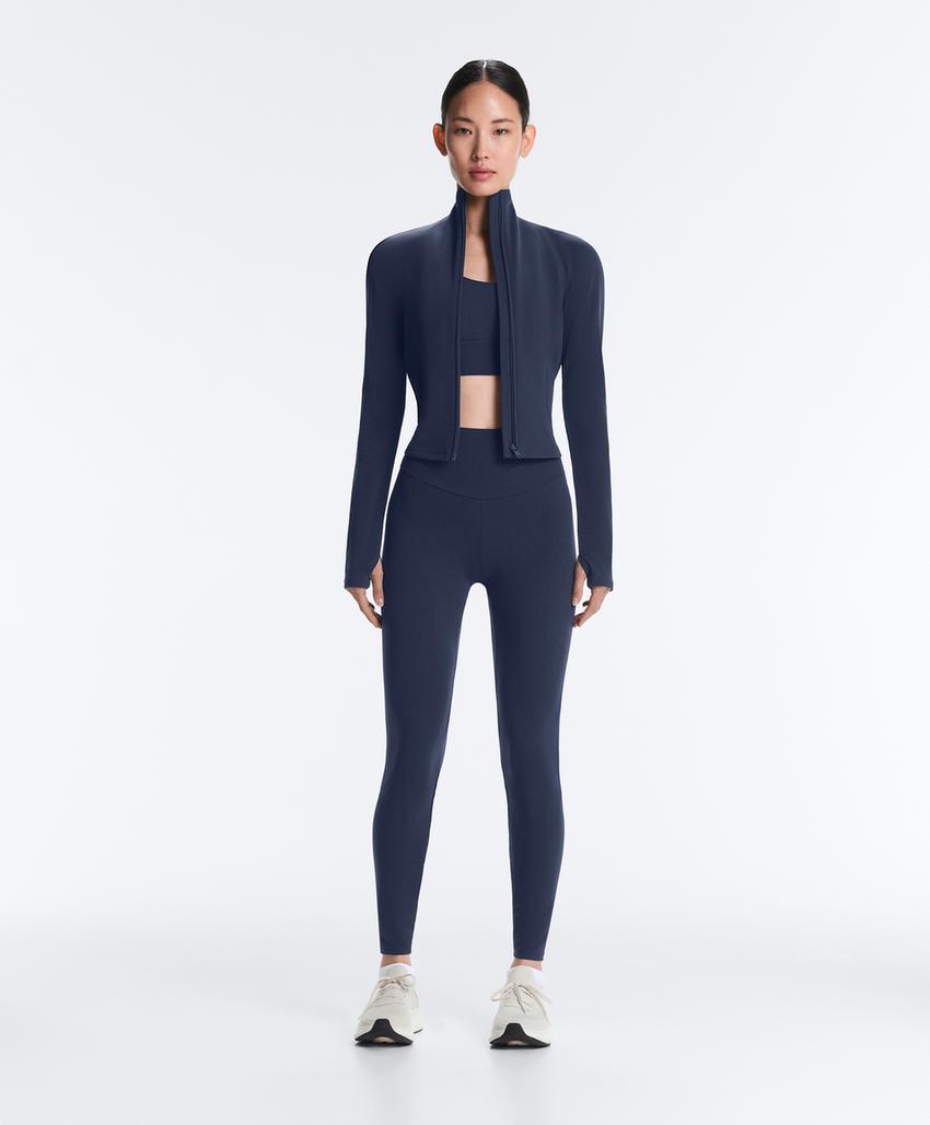 Легкая и теплая высокотехнологичная куртка