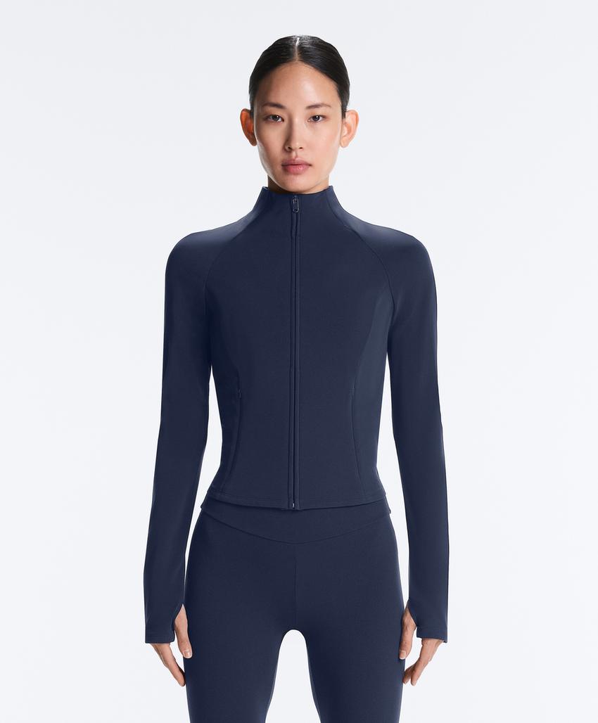 Легкая и теплая высокотехнологичная куртка