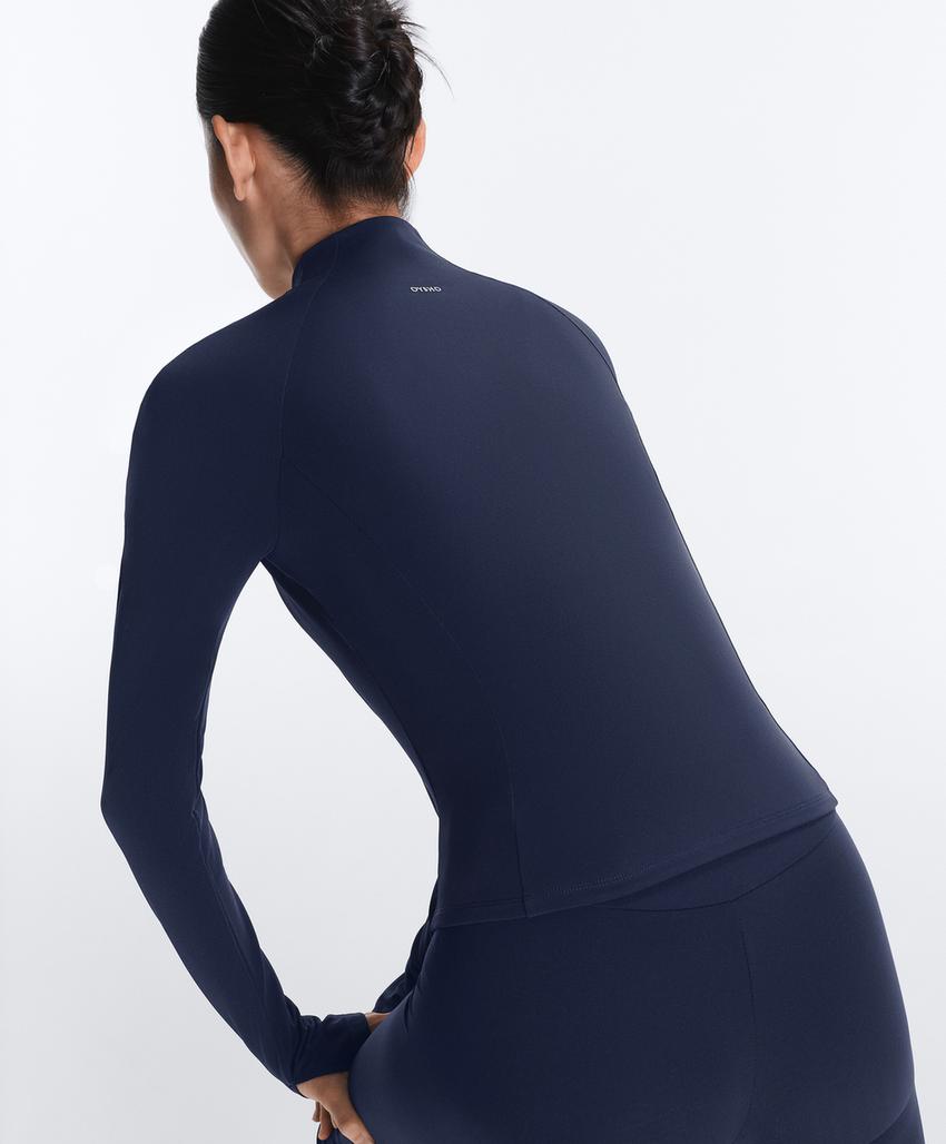 Легкая и теплая высокотехнологичная куртка