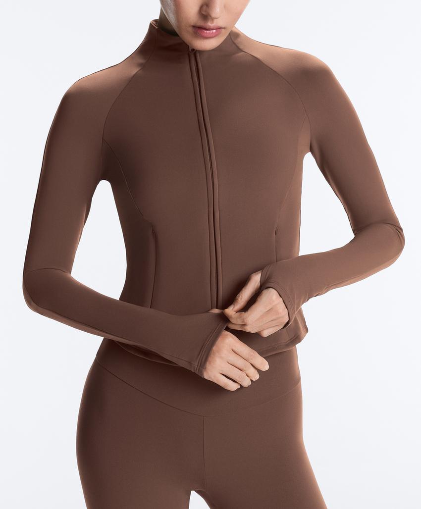 Легкая и теплая высокотехнологичная куртка