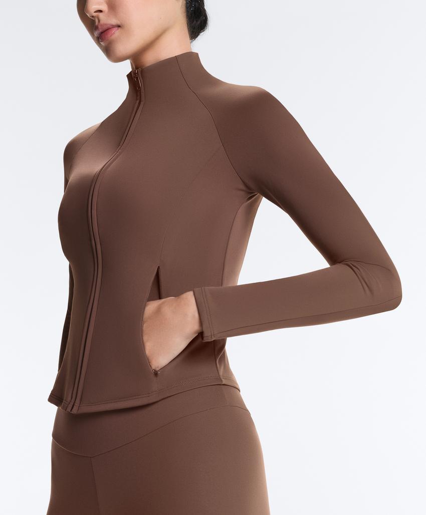 Легкая и теплая высокотехнологичная куртка