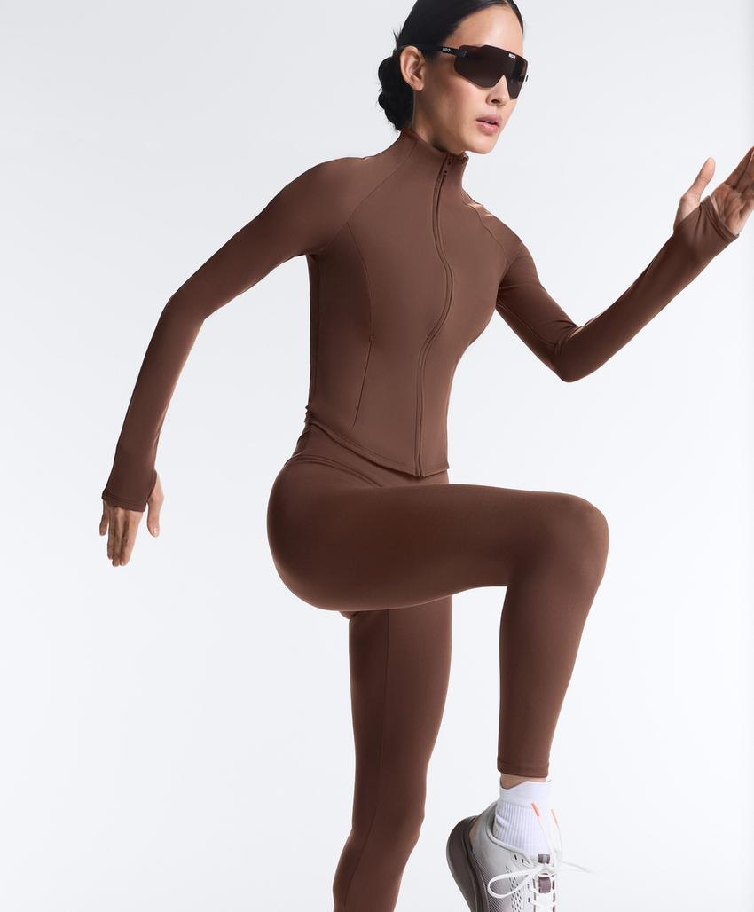 Легкая и теплая высокотехнологичная куртка