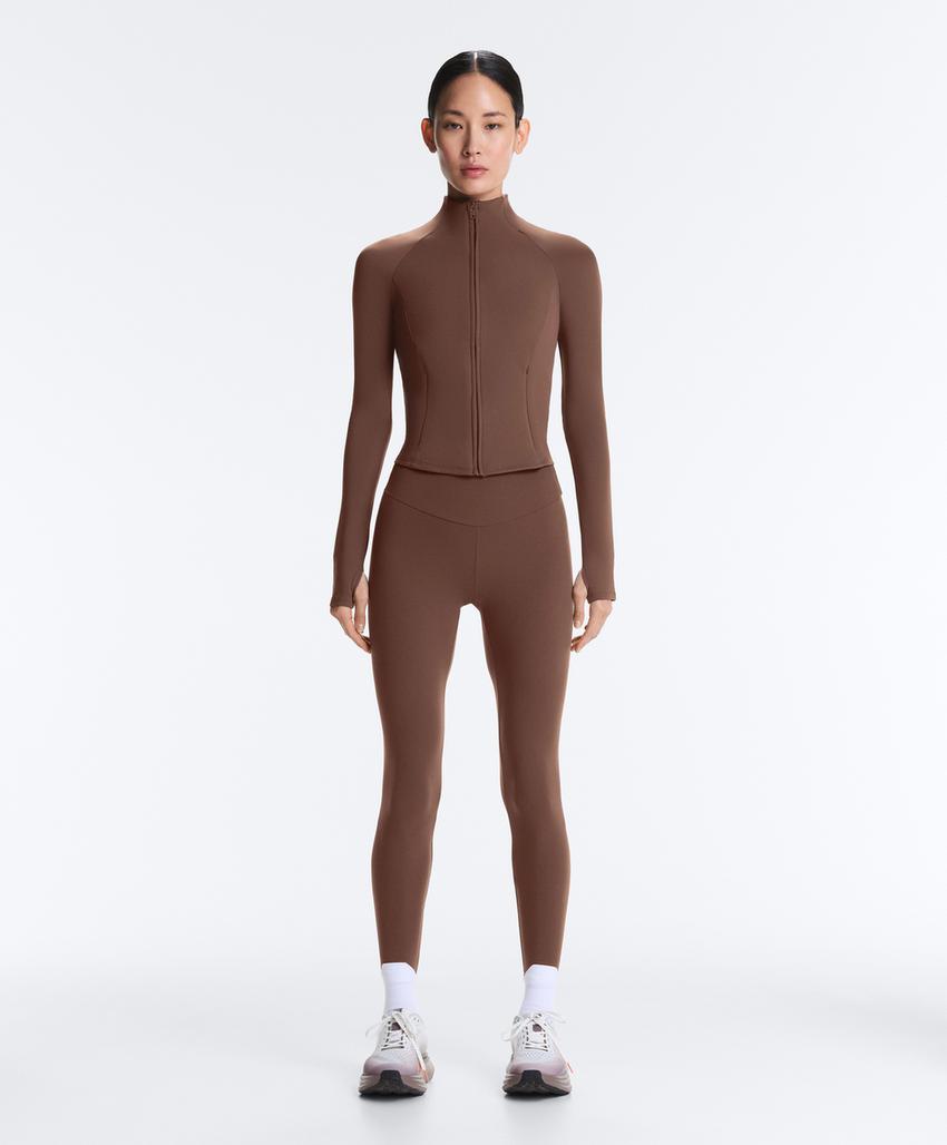 Легкая и теплая высокотехнологичная куртка