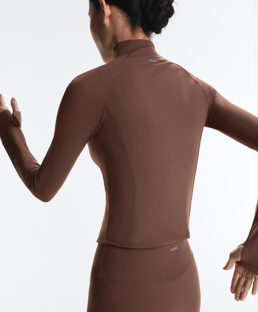 Легкая и теплая высокотехнологичная куртка