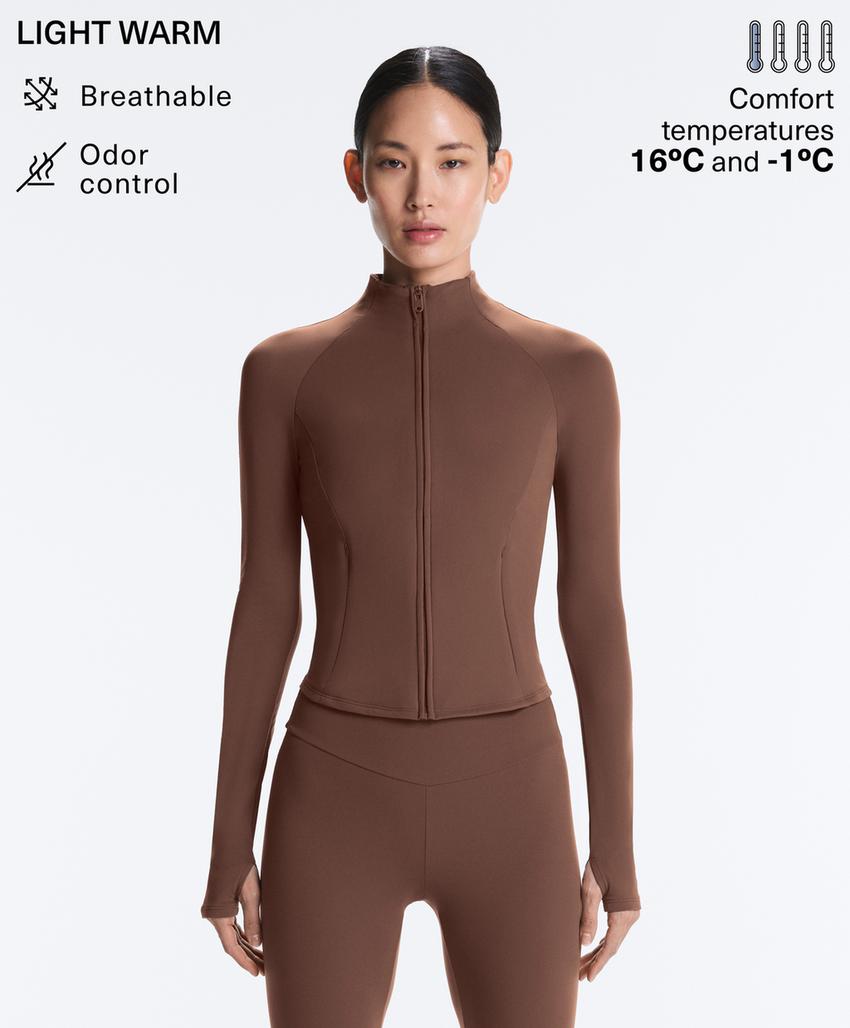 Легкая и теплая высокотехнологичная куртка