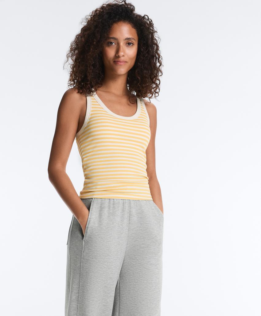 Удлиненный Майка - топ в рубчик с круглым вырезом из модала